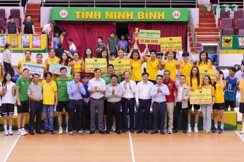 VTV Bình Điền Long An được thưởng tiền tỉ nhờ chức vô địch Cúp Hoa Lư-811276