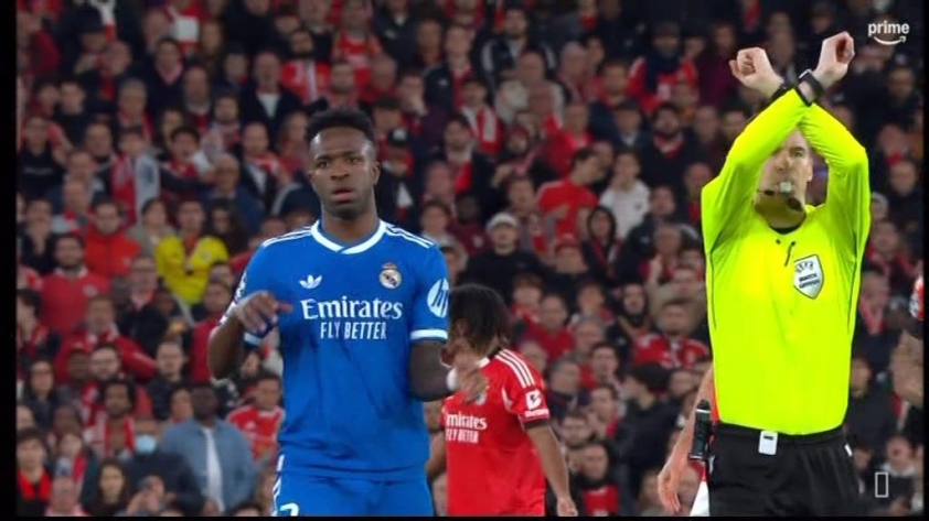 Vinicius bị phân biệt chủng tộc, trận của Real Madrid xảy ra hỗn loạn 795912