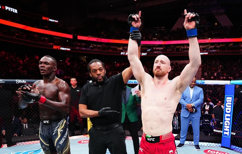 Võ sĩ UFC tiết lộ chuyện không thể buồn hơn sau chiến thắng lớn nhất sự nghiệp